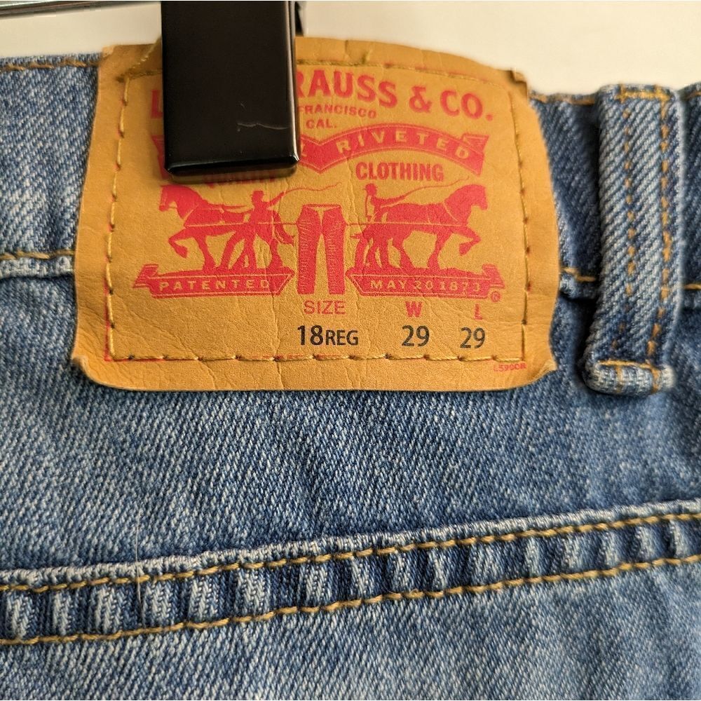 Levi's distressed jeans size 18. 29*29 - Picture 5 of 7